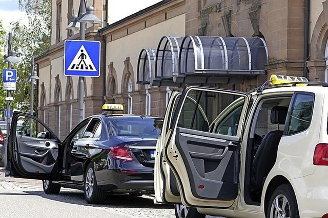 Es fhrt kein Bus bis zum Parkplatz der Burg