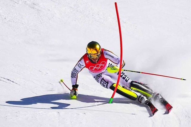 Linus Straer auf der Slalom-Piste  | Foto: Michael Kappeler (dpa)