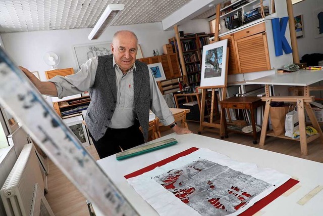 Heinz Kneile in seinem Atelier in Lahr  | Foto: Christoph Breithaupt