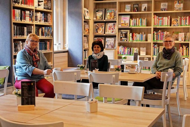 Elke Fellmann, Gabi Hess und Inge Stre...222;Kaffeesatz&#8220; in Malterdingen.  | Foto: Ruth Seitz