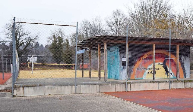 Das Beachvolleyballfeld des Turnverein...m Neubau der Ruth-Cohn-Schule weichen.  | Foto: Markus Zimmermann