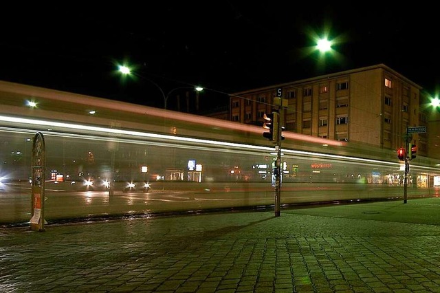 Am Platz der Alten Synagoge in Freiburg wurde ein 21-Jhriger beraubt.  | Foto: Ingo Schneider