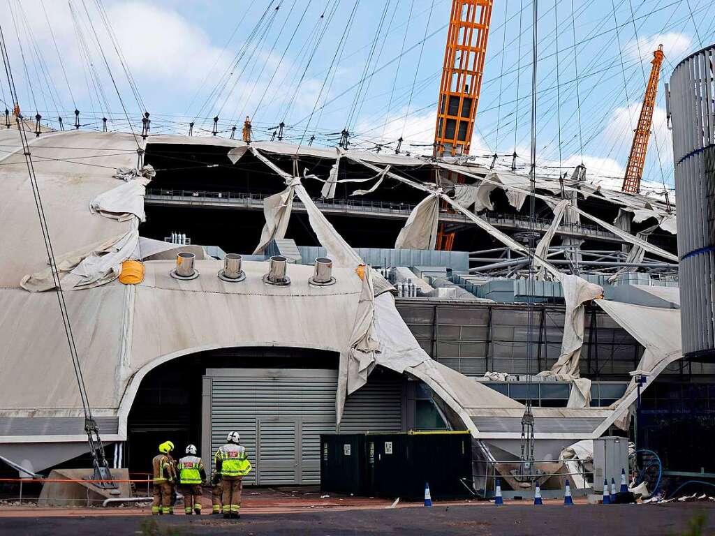 Der Sturm beschdigte auch die O2-Arena, den einstigen Millennium Dome,  in London.