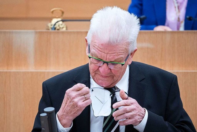 Ministerprsident Kretschmann befrwor... Parteien im  Landtag sind zufrieden.   | Foto: Marijan Murat (dpa)