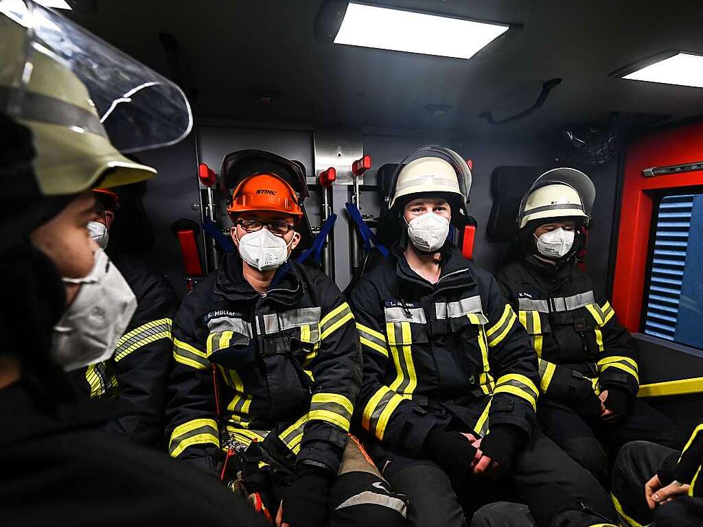 Die Feuerwehr Norden fhrt in ihrem Lschfahrzeug zu einem weiteren Einsatz im Landkreis Aurich.