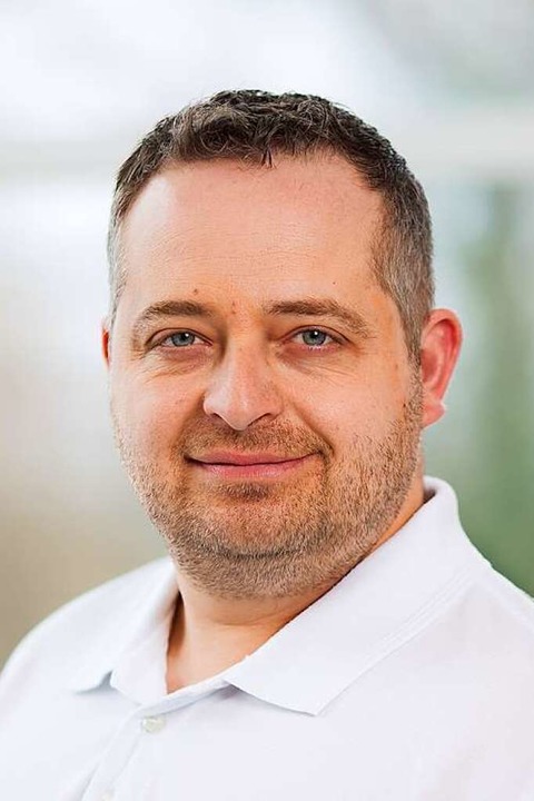 Normen Schatz (45) ist Oberarzt für Or...icher Direktor  der Breisacher Klinik.  | Foto: Christian Hanner für Helios