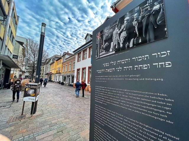 Die Stele fr die jdischen Opfer des ...tzung mit der schwierigen Zeit stellt.  | Foto: Barbara Ruda
