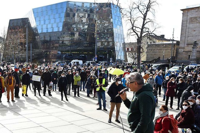 Gegen Verschwrungstheorien und Rechts...er Alten Synagoge mit 400 Teilnehmern.  | Foto: Rita Eggstein