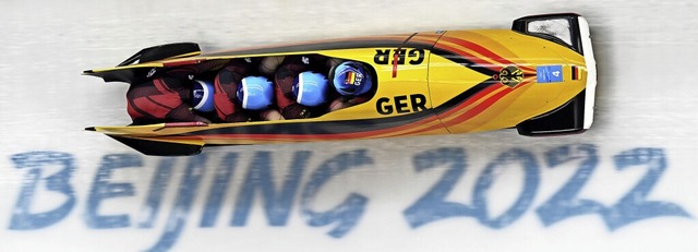 &#8222;Es fllt eine groe Last von de...ch nach seinem Gold-Rennen in Yanqing.  | Foto: Robert Michael (dpa)