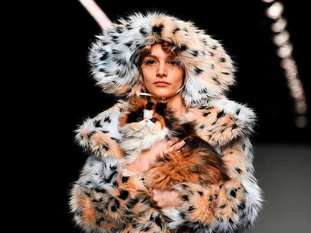 „Venus in Furs“ heit die Herbst-/Winter-Kollektion der chinesischen Designerin Yuhan Wang.