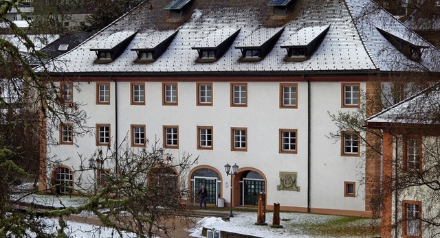 Als der frhere Marstalls des Klosters...uf der Kurparkseite einen neuen Platz.  | Foto: Thomas Mutter