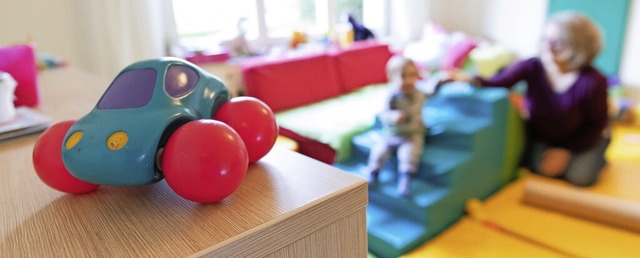 Mehr Pltze in der Betreuung zu schaffen, ist kein Kinderspiel.   | Foto: Friso Gentsch (dpa)