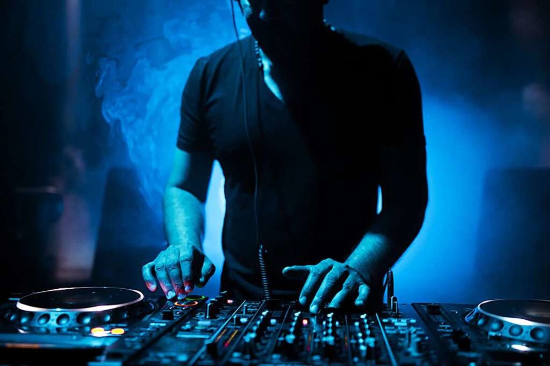 Clubs und Diskotheken sind nur ein Teil der Nachtkultur.  | Foto: SEMEN SALIVANCHUK  (stock.adobe.com)