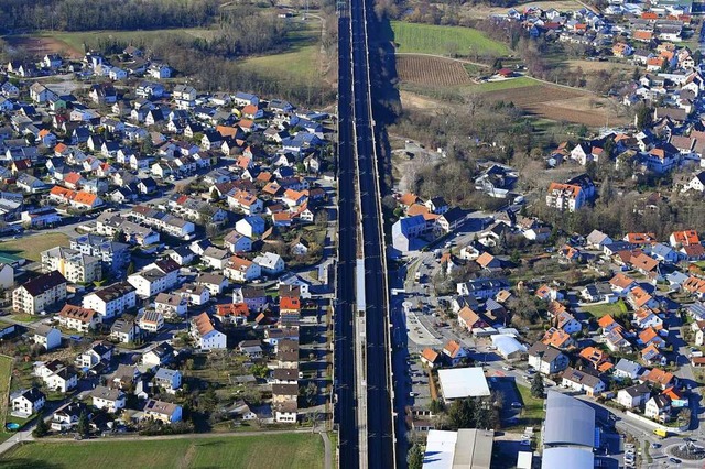 Beim viergleisigen Bahnausbau ab 2008 ...n. Der wirkt  zum Teil bis heute nach.  | Foto: Erich Meyer