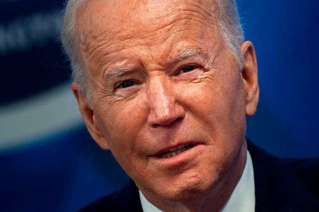 US-Prsident Joe Biden hat als Reaktio...r Ukraine neue Sanktionen angekndigt.  | Foto: BRENDAN SMIALOWSKI (AFP)