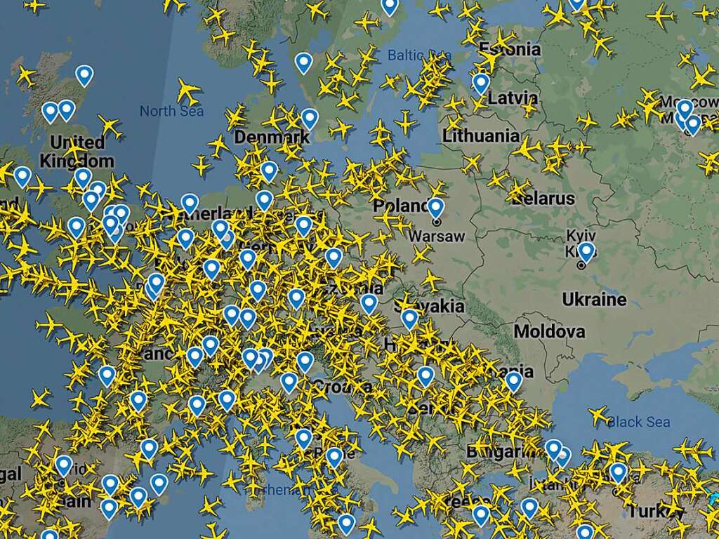 Ein von Flightradar24.com zur Verfgung gestellter Screenshot zeigt den freien Luftraum ber der Ukraine, nicht lange nachdem russische Truppen ihren Angriff gestartet haben.