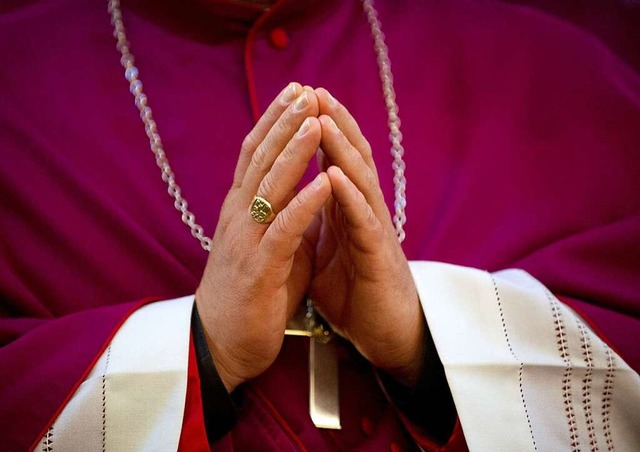 Das Friedensgebet wird geleitet von M...on der Martin-Bucer-Gemeinde Breisach.  | Foto: Uwe Zucchi