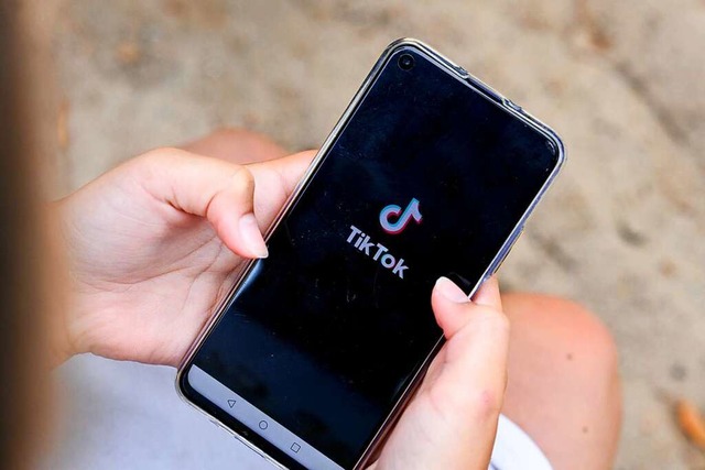 Tiktok ist beliebt &#8211; und umstritten   | Foto: Jens Kalaene (dpa)