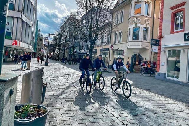 Die Fugngerzone in Lrrach wird tagsber fahrradfrei