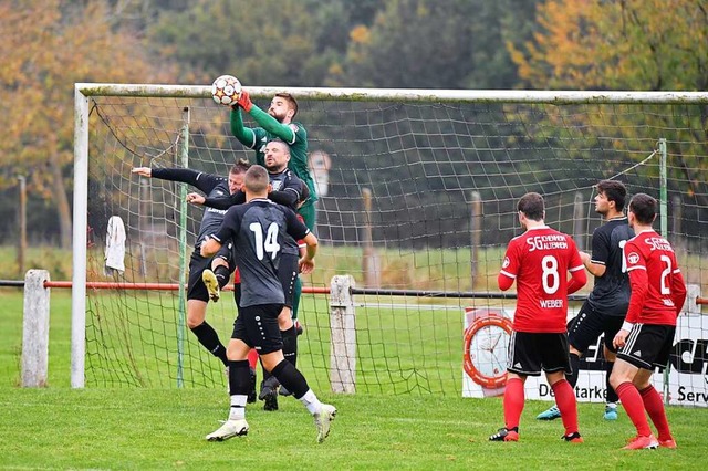 Der neue Neurieder Fuballverein wird ...mssen die Sportpltze saniert werden.  | Foto: Wolfgang Knstle