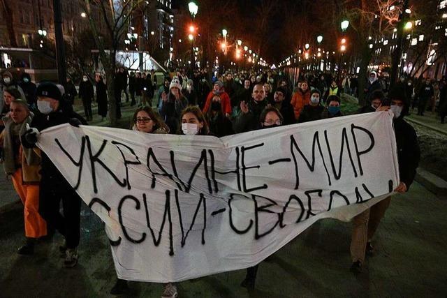 Bürgerrechtler: 1700 Festnahmen bei Anti-Kriegs-Demos in Russland
