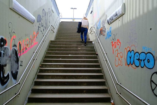 Steiler Weg: die Treppe am Schliengener Bahnhof  | Foto: Martin Pfefferle