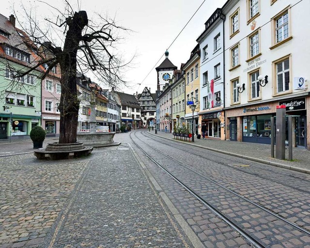 Vor einer Bar in Oberlinden wurden zwe...unge Mnner festgenommmen. Symbolbild.  | Foto: Michael Bamberger