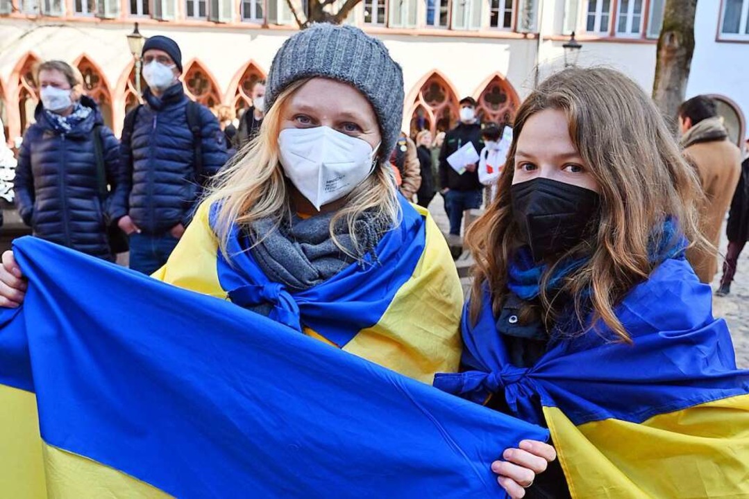 Auf dem Rathausplatz wurde Solidarität mit der Ukraine demonstriert.  | Foto: Michael Bamberger