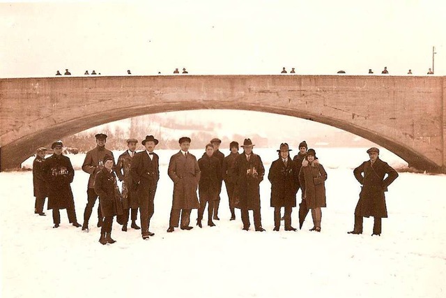Februar 1929: Rheinfelder stehen auf d...ten Temperaturen um die 30 Grad minus.  | Foto: Ehrentraud Gennrich