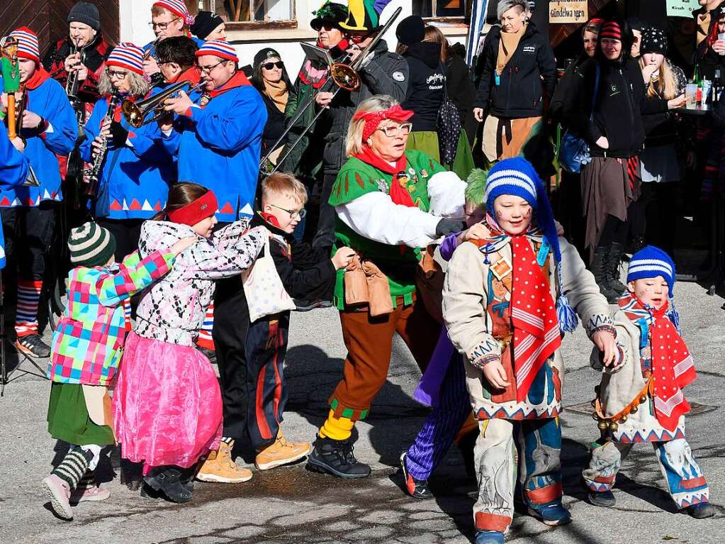 Die Gndelwanger Minifasnet -  frhliche Momente vor allem fr die Jngsten,