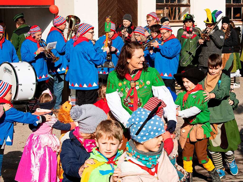 Die Gndelwanger Minifasnet -  frhliche Momente vor allem fr die Jngsten.