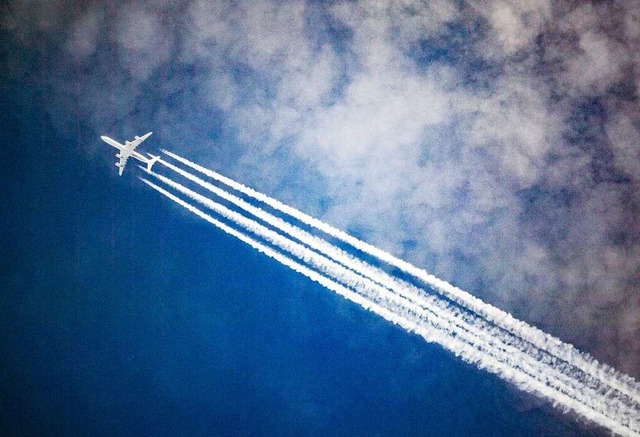 Der russische Luftverkehr muss Europa weitrumig umfliegen (Symbolbild).  | Foto: Federico Gambarini (dpa)