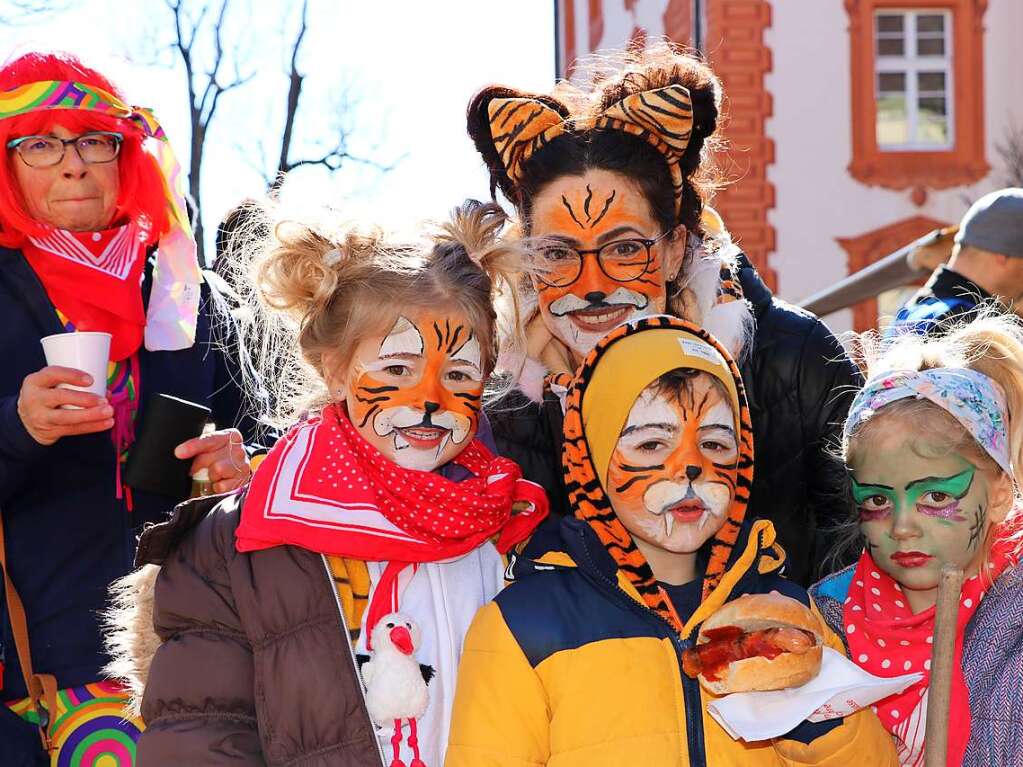 Ein kunterbuntes Bild bot sich am Sonntag bei der Kinderfasnet im Schlosshof.