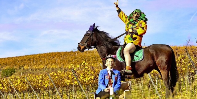 So werben die Hudelis fr ihren Podcas...ldgeist Luis Wineberger auf dem Pferd.  | Foto: Volker Mnch