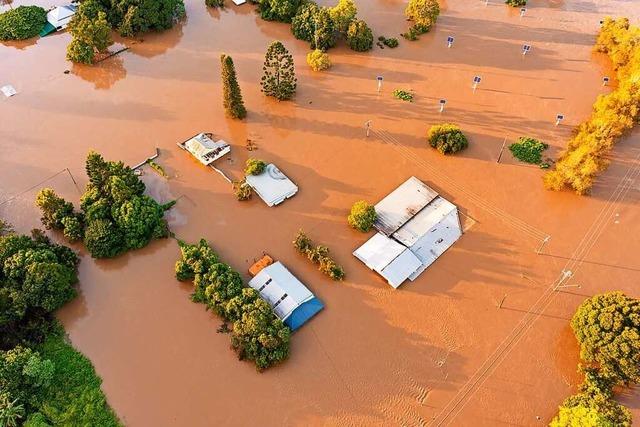 Hunderte flüchten in Australien vor Überschwemmungen auf Dächer