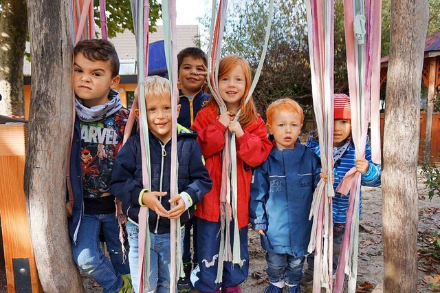 Hier macht das Leben Spa: Besucher des Kindergartens in Holzhausen  | Foto: Fabian Sickenberger