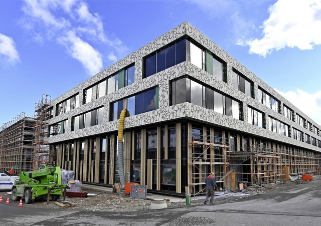 Die Fassade der oberen Stockwerke soll...n, in der die Patienten geborgen sind.  | Foto: Thomas Kunz