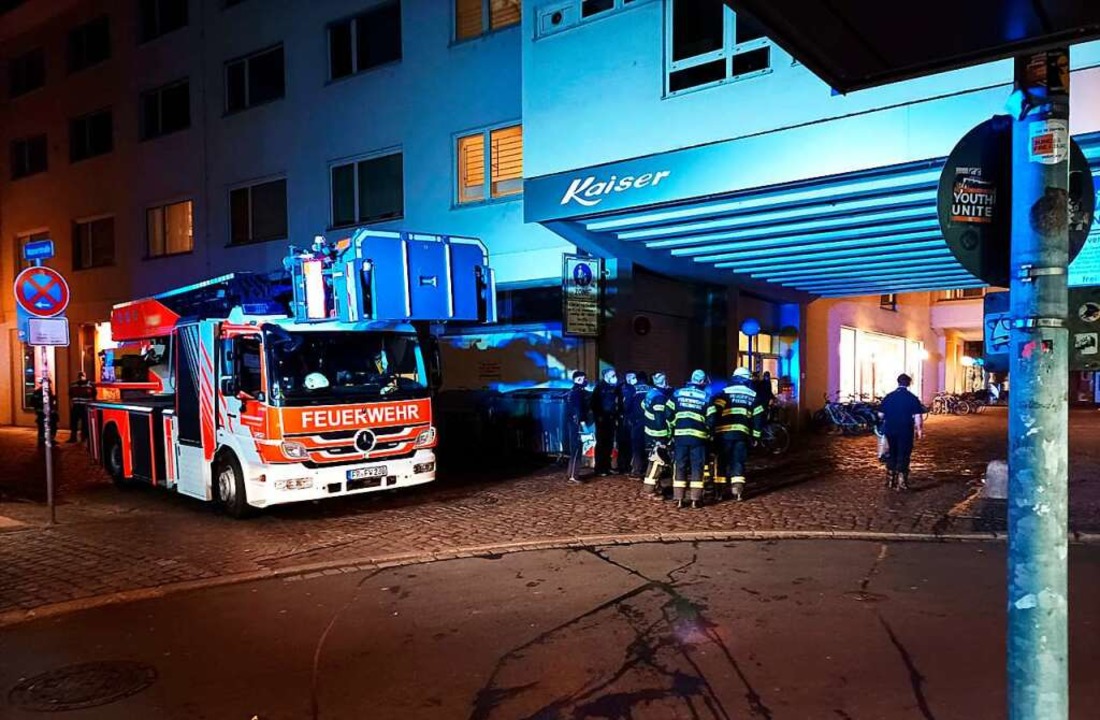 Die alarmierte Feuerwehr konnte den Brand schnell lschen.  | Foto: Peter Disch