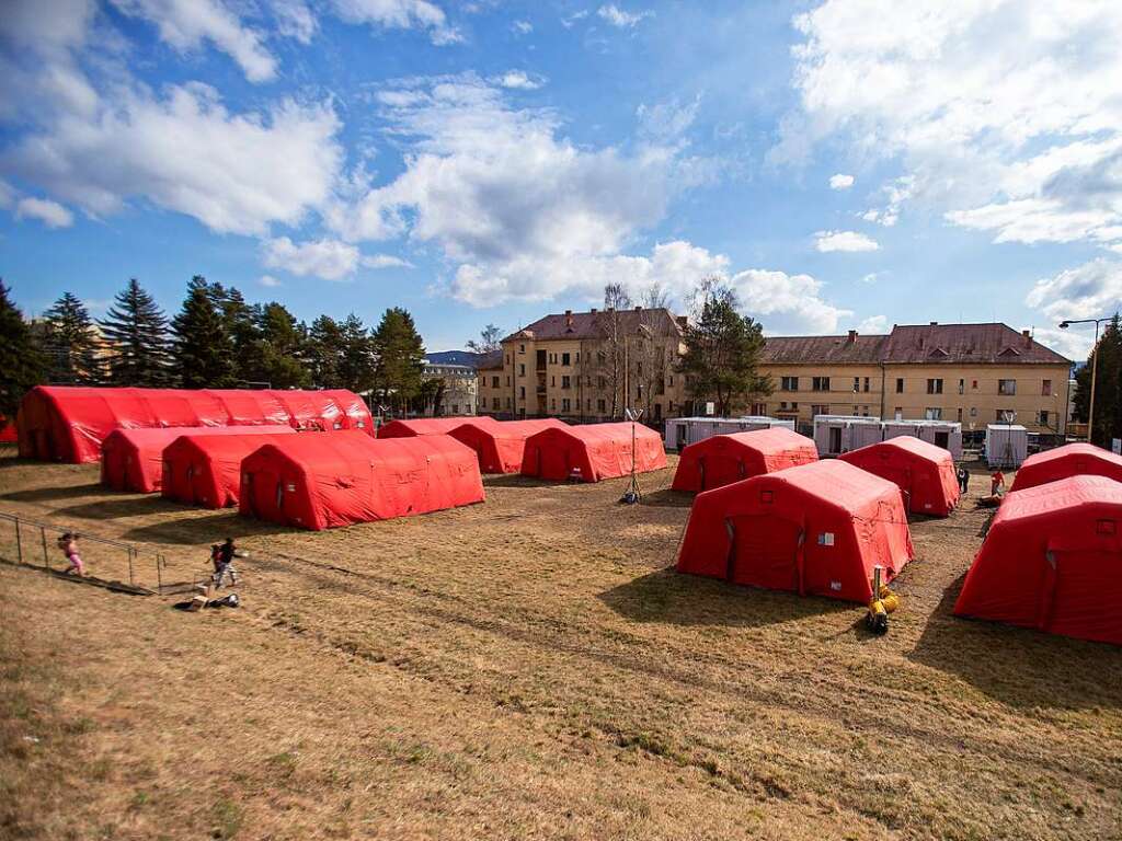 Slowakei: Auf dem Gelnde der Rettungsbrigade des Hassia- und Rettungskorps wurde ein Notzeltlager fr Menschen eingerichtet.