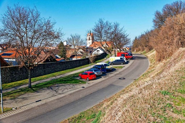 Fr Diskussionen sorgte ein Bauvorhabe...en Grabenzone der Endinger Stadtmauer.  | Foto: Martin Wendel