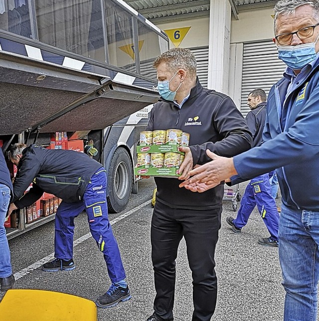 Edeka Sdwest in Offenburg spendet 14 Tonnen Lebensmittel.  | Foto: Ralf Burgmaier