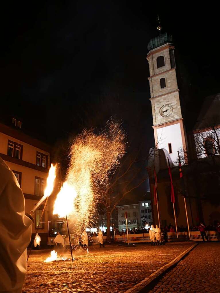 Bg-Verbrennung auf dem Rathausplatz in Bad Sckingen