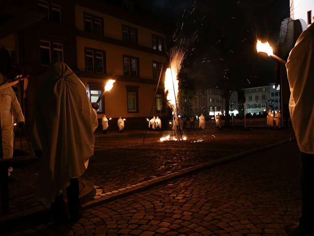 Bg-Verbrennung auf dem Rathausplatz in Bad Sckingen