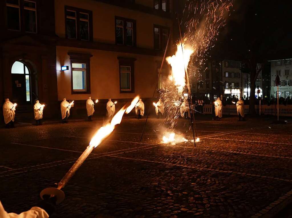 Bg-Verbrennung auf dem Rathausplatz in Bad Sckingen