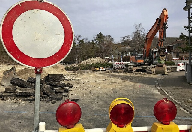 Voll gesperrt ist derzeit die Badstrae zwischen Busbahnhof und Kurgebiet.  | Foto: Jutta Schtz