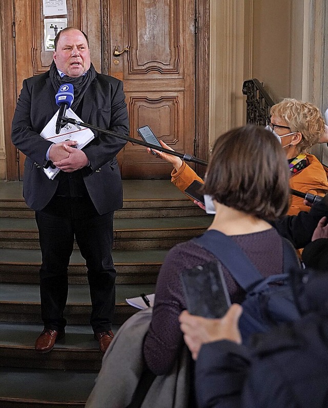 Mirko Rder spricht fr die Verteidigung im Prozess.   | Foto: Jrg Carstensen (dpa)