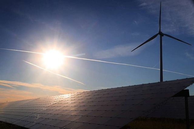 Bis die erneuerbaren Energien die Ener...bernehmen knnen, wird es noch dauern.  | Foto: Karl-Josef Hildenbrand (dpa)