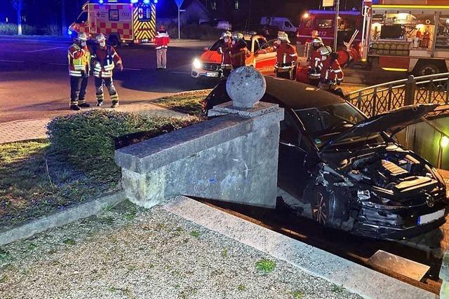 Spektakulrer Unfall in Laufenburg-Rhina