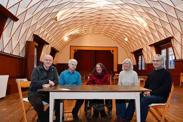 Unter der markanten Decke des Saals: (...und Georg Feger (Vorstandsmitglieder)   | Foto: Wolfgang Knstle