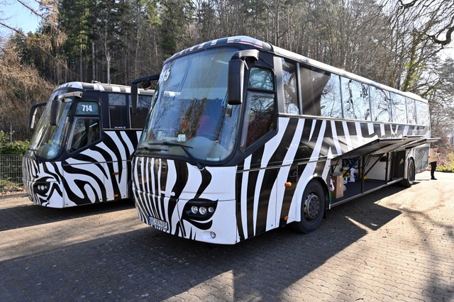 Die Busse wurden fr die Rckfahrt mit Hilfslieferungen beladen.  | Foto: Thomas Kunz